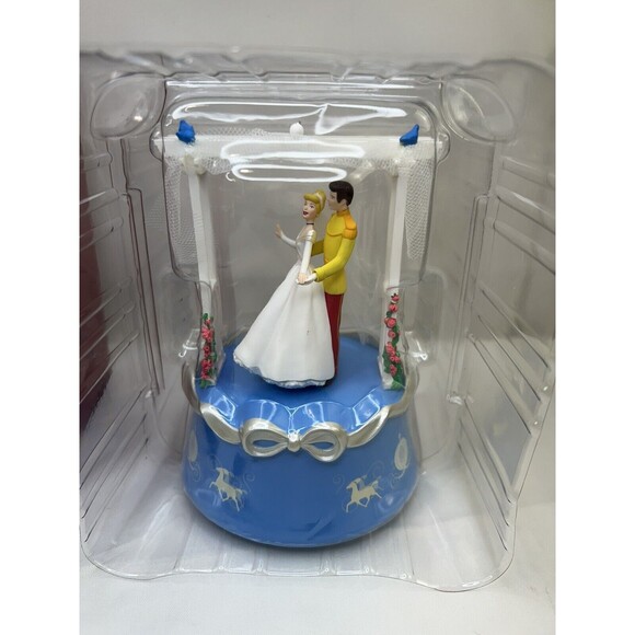 2005 CINDERELLA WEDDING DAY DANCE MUSICAL ORNAMENT Hallmark Disney Wind Up NIB - Picture 2 of 7